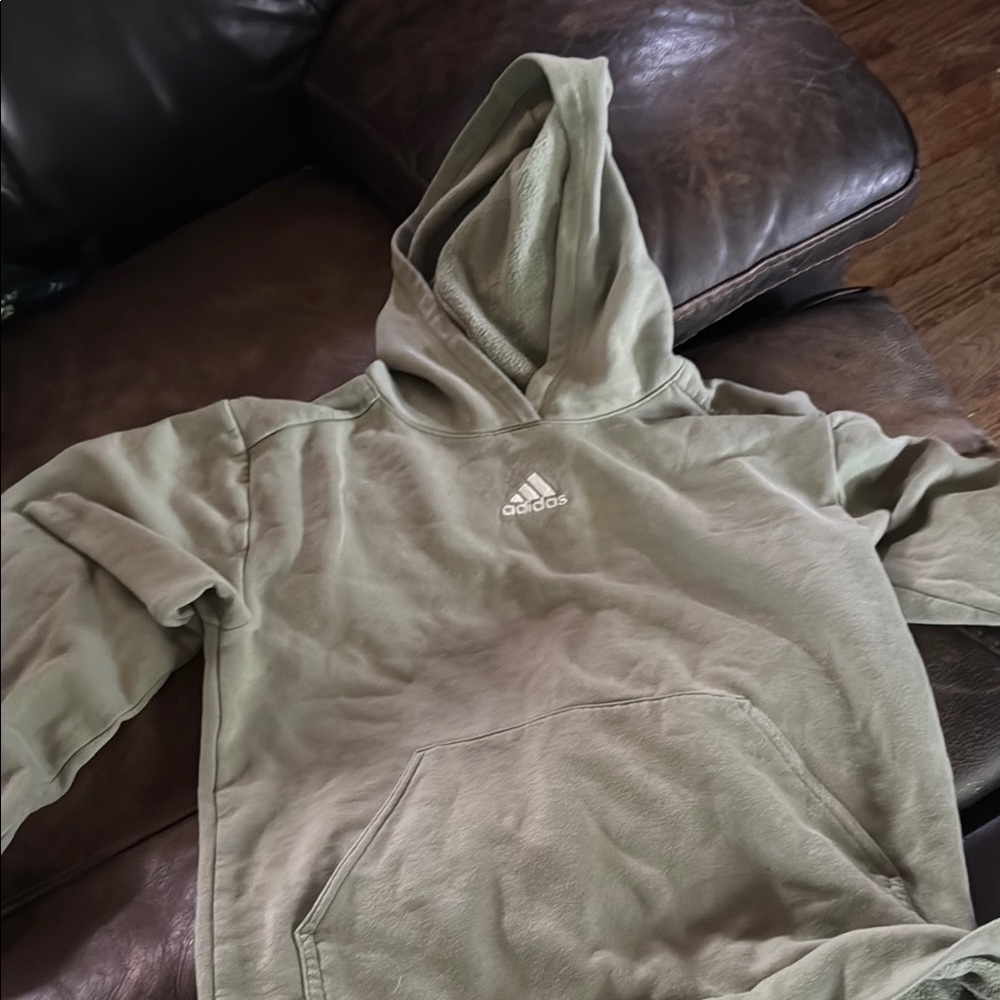Adidas Green Sweatshirt with Crew Neck and Relaxed Fit. Olive green/light green
